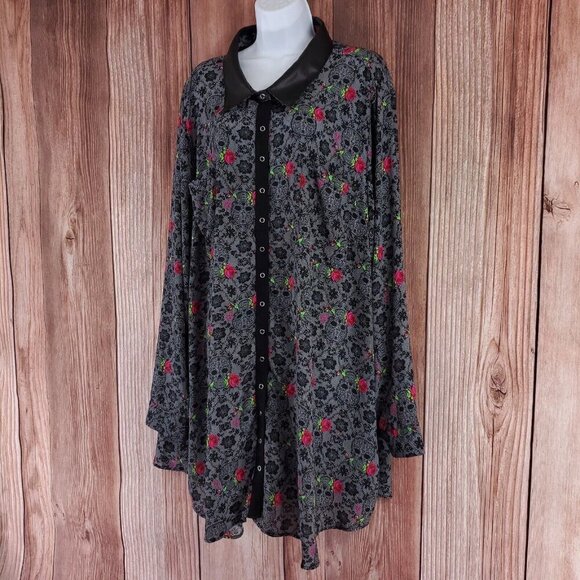 Torrid x Betsey Johnson Womens Size 6 (6X) Tunic Blouse Georgette Floral Skulls - Picture 2 of 12